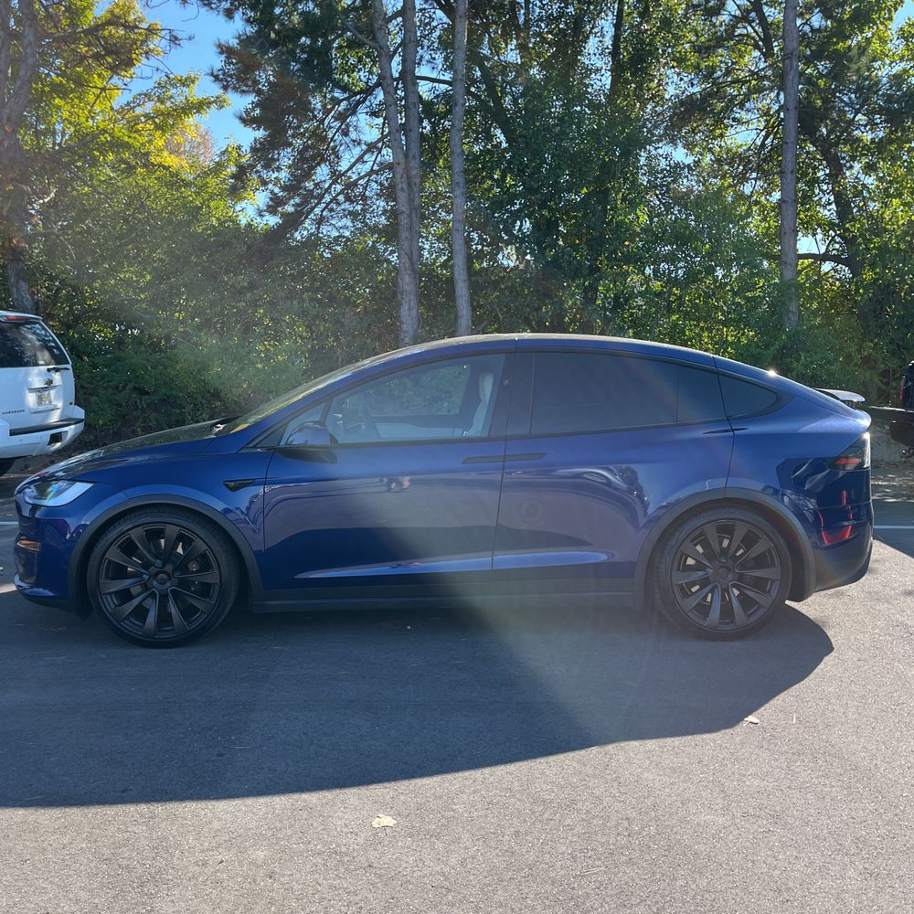 2022 Tesla Model X Standard Range
