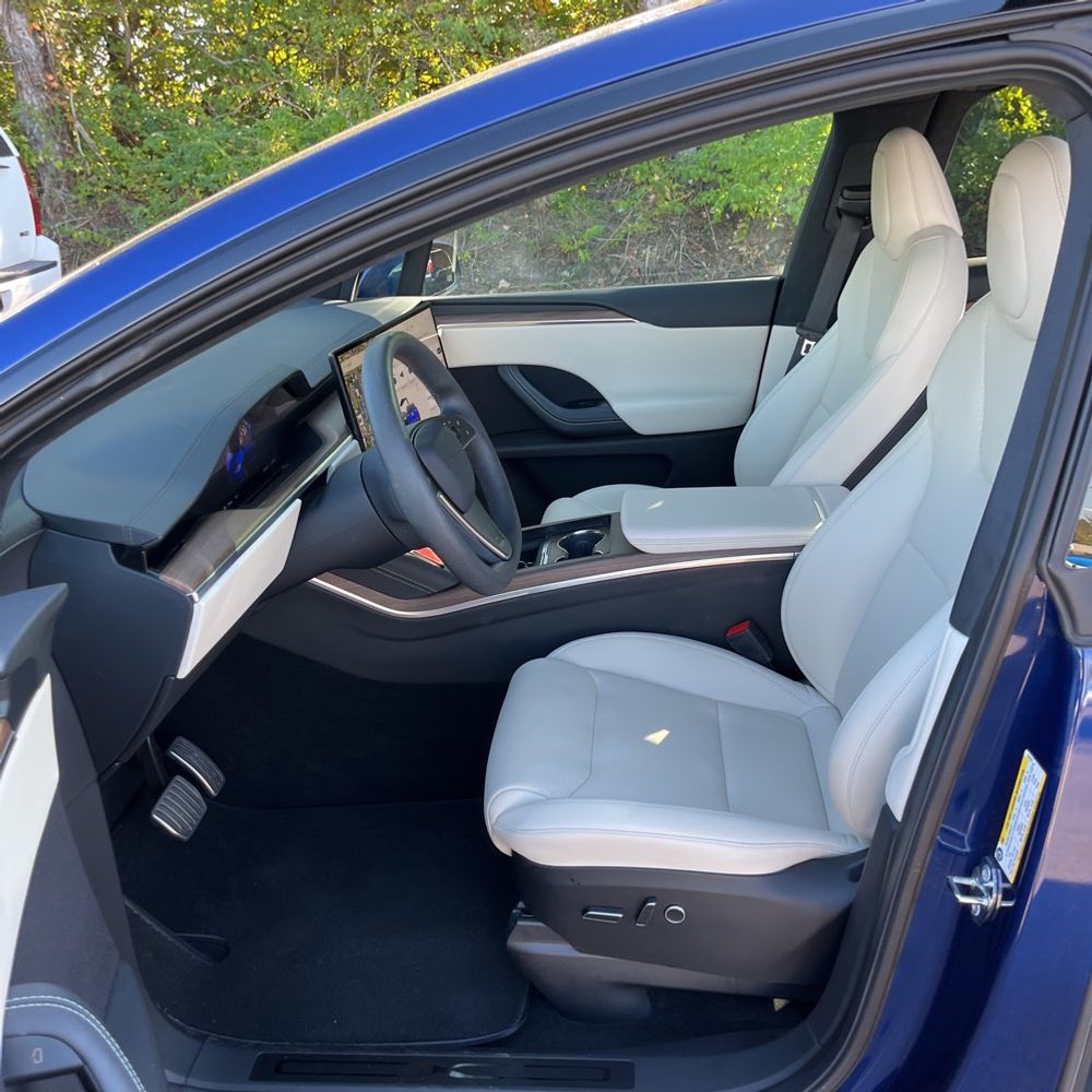 2022 Tesla Model X Standard Range