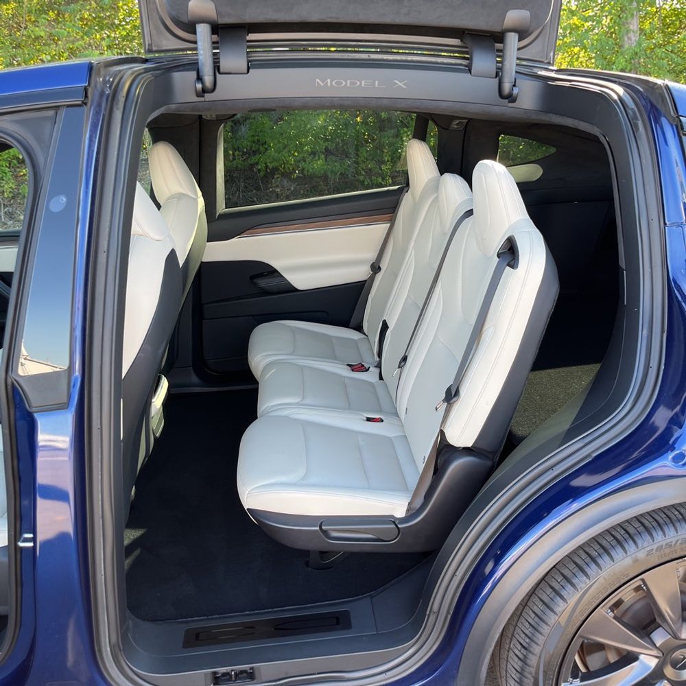 2022 Tesla Model X Standard Range