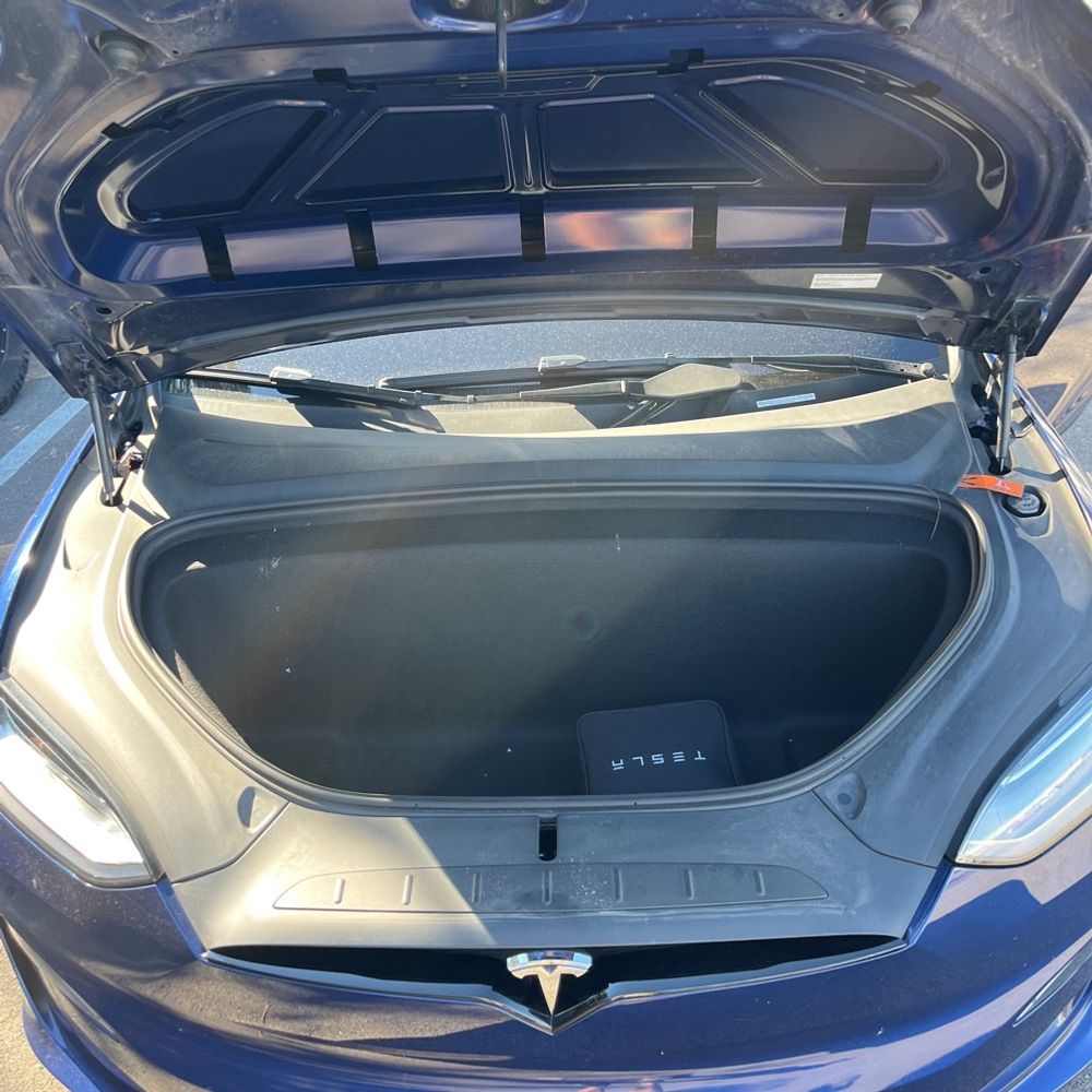 2022 Tesla Model X Standard Range