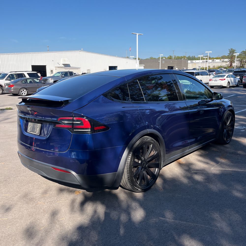2022 Tesla Model X Standard Range