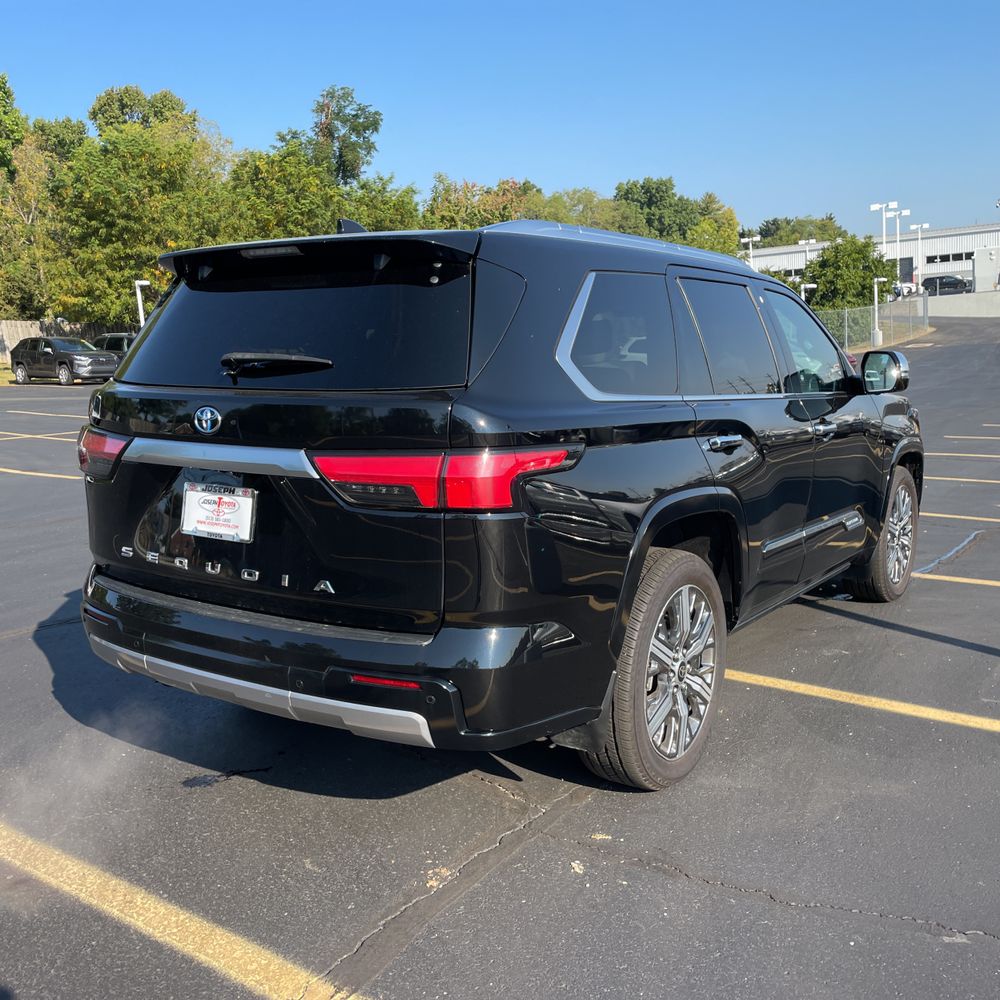 2023 Toyota Sequoia Capstone