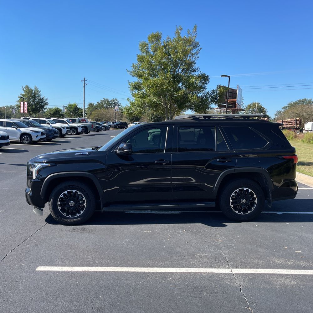 2023 Toyota Sequoia SR5