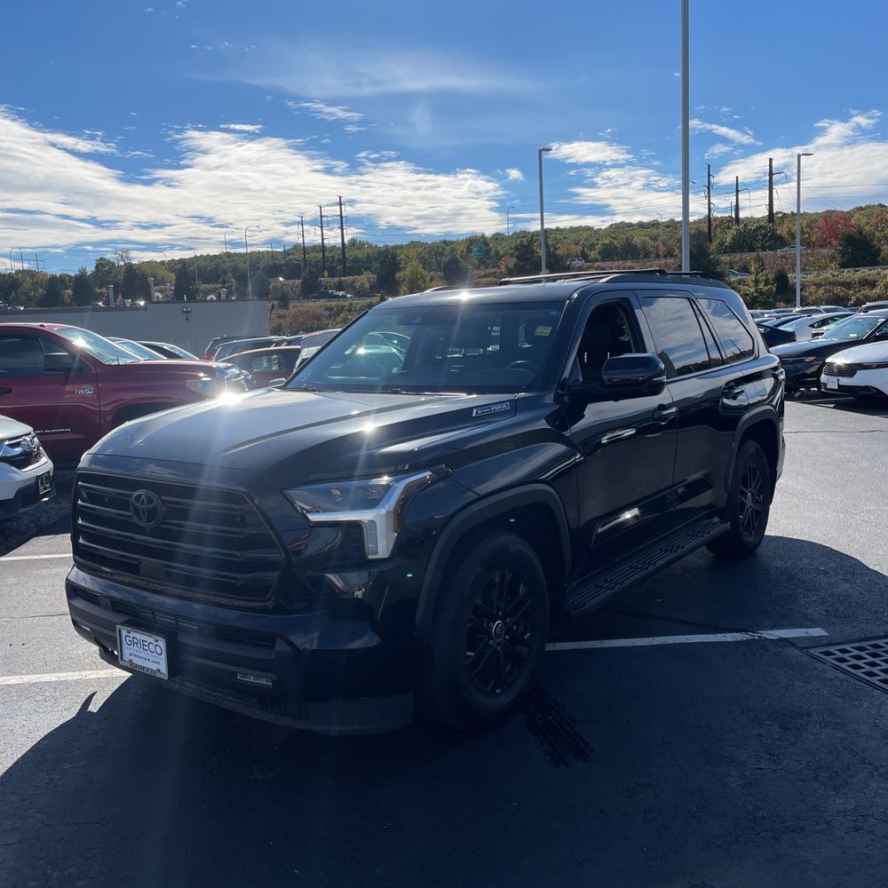 2023 Toyota Sequoia SR5