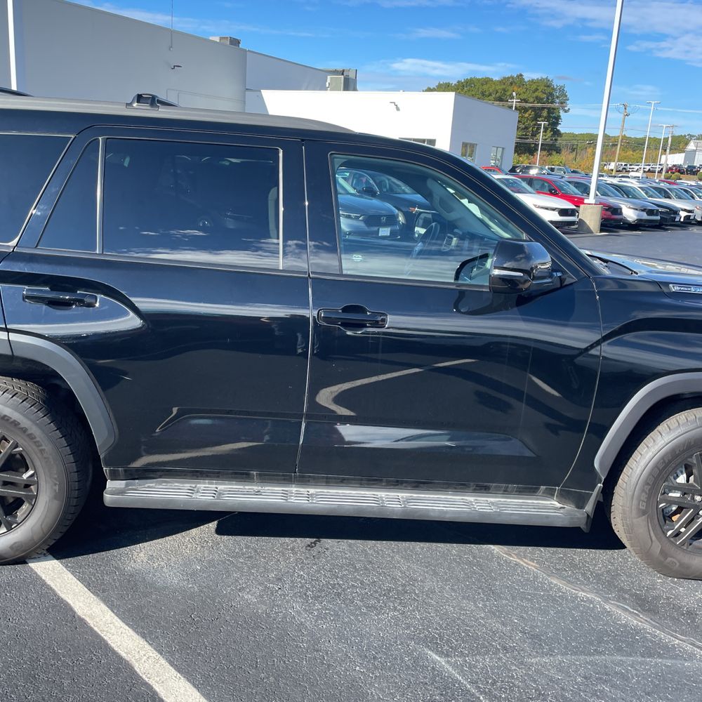 2023 Toyota Sequoia SR5