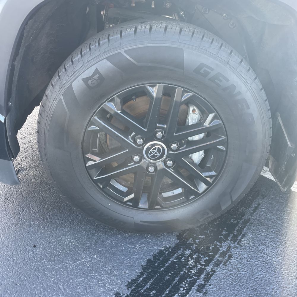 2023 Toyota Sequoia SR5