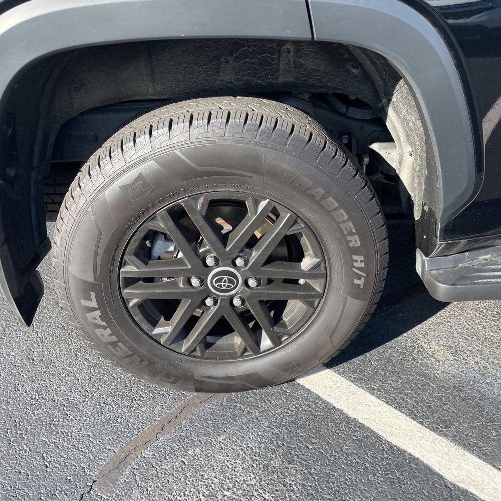 2023 Toyota Sequoia SR5