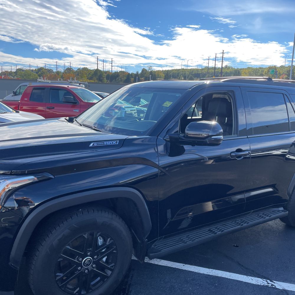 2023 Toyota Sequoia SR5
