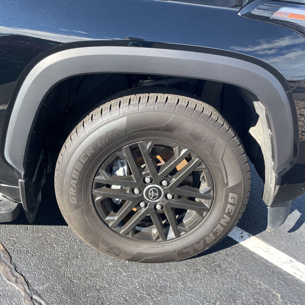 2023 Toyota Sequoia SR5