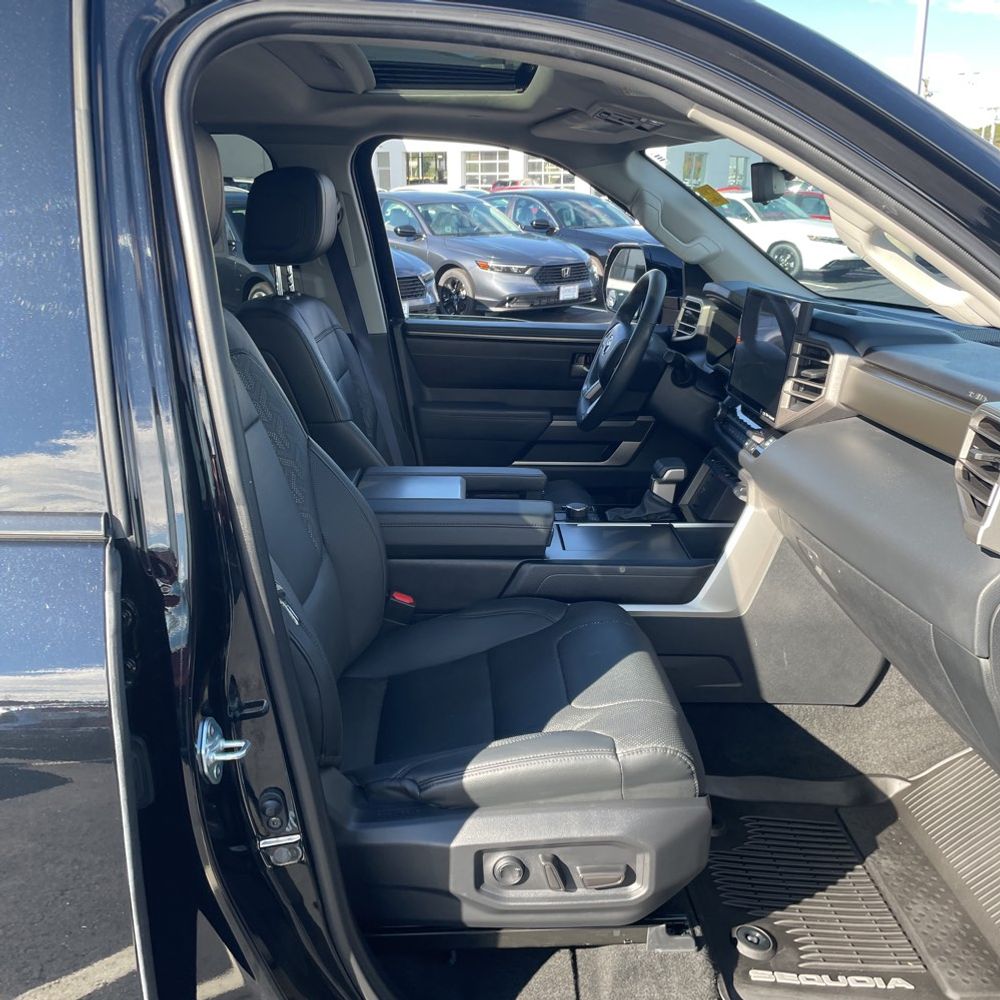 2023 Toyota Sequoia SR5