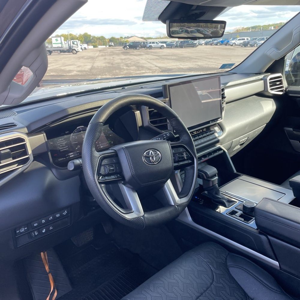 2023 Toyota Sequoia SR5