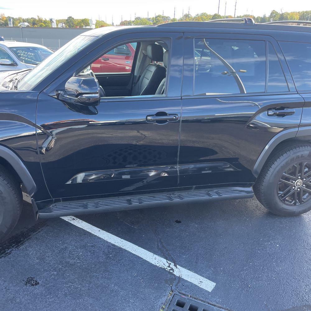 2023 Toyota Sequoia SR5