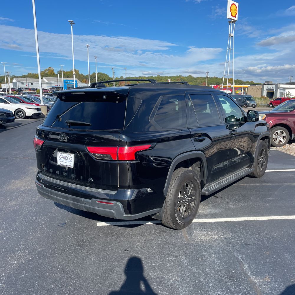 2023 Toyota Sequoia SR5