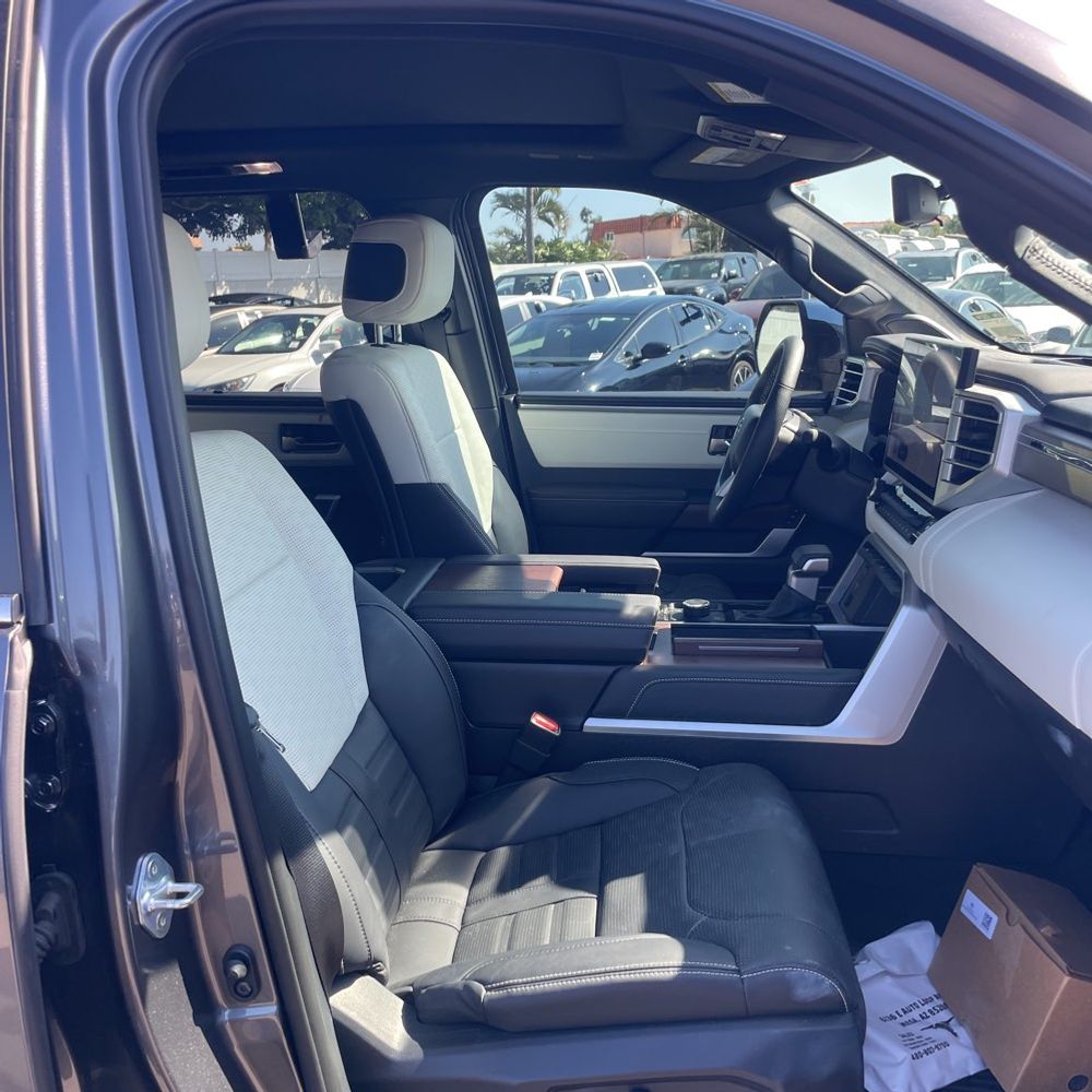 2025 Toyota Sequoia Capstone