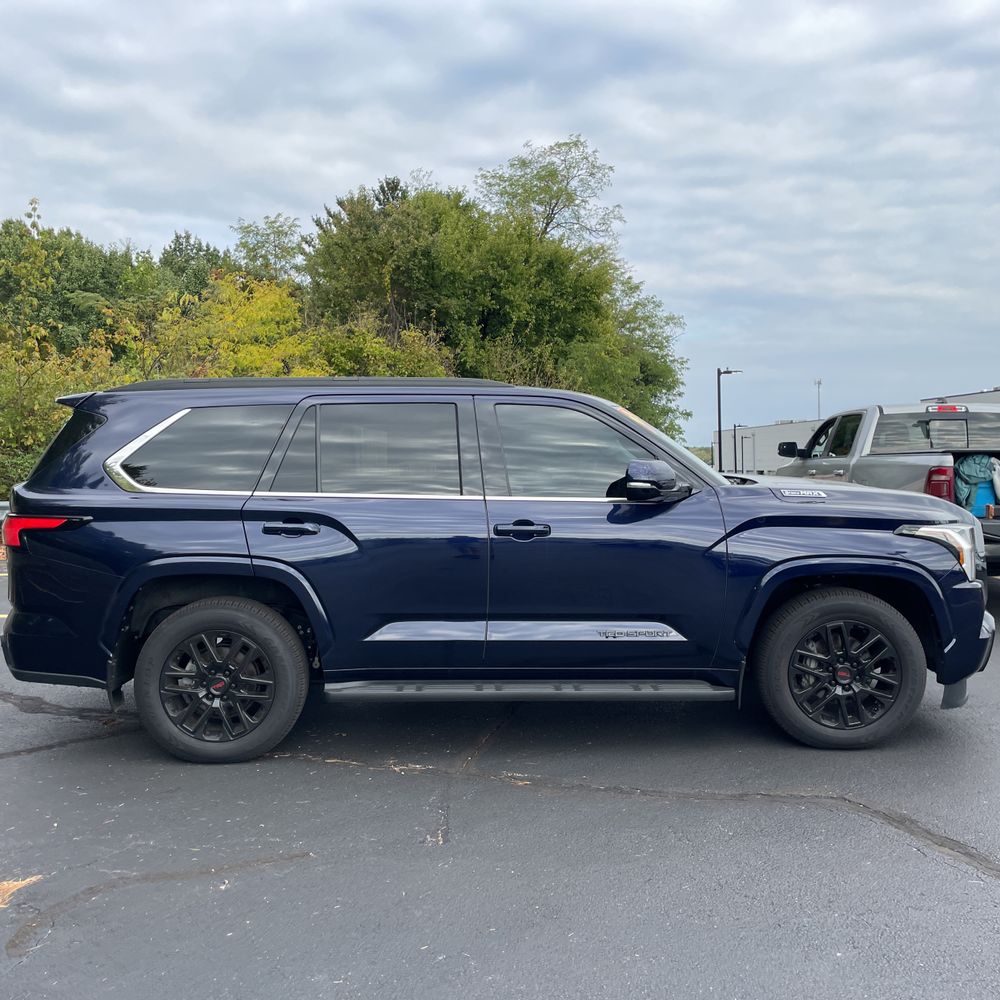 2023 Toyota Sequoia SR5
