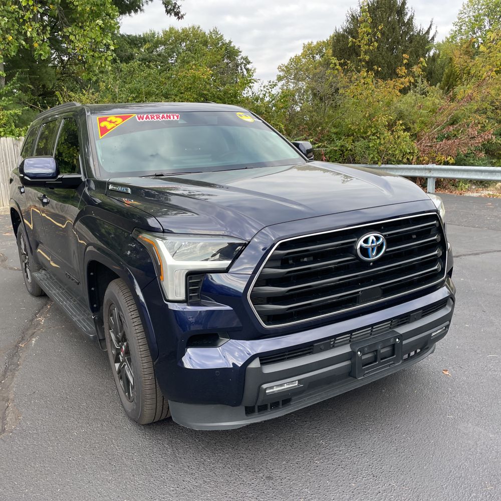 2023 Toyota Sequoia SR5