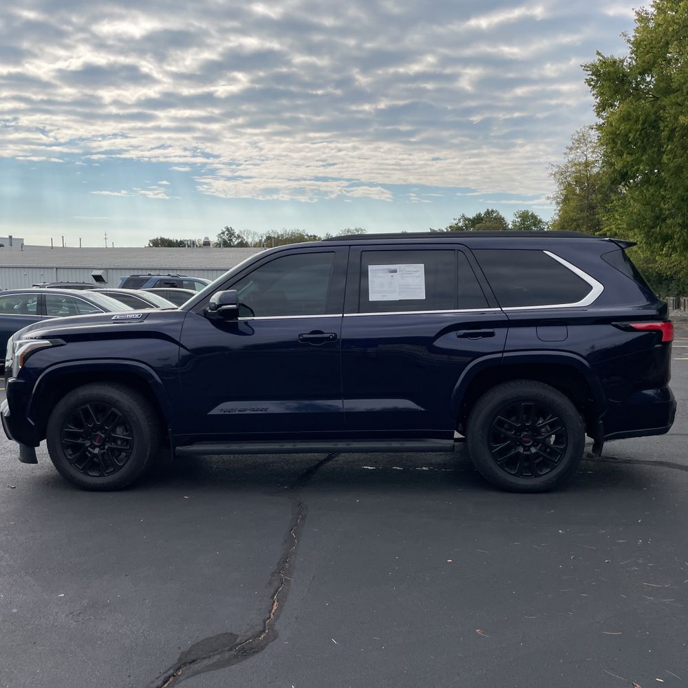 2023 Toyota Sequoia SR5