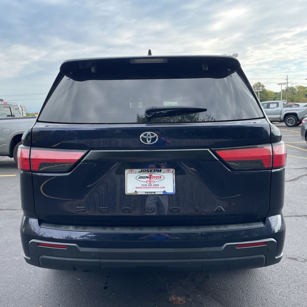 2023 Toyota Sequoia SR5