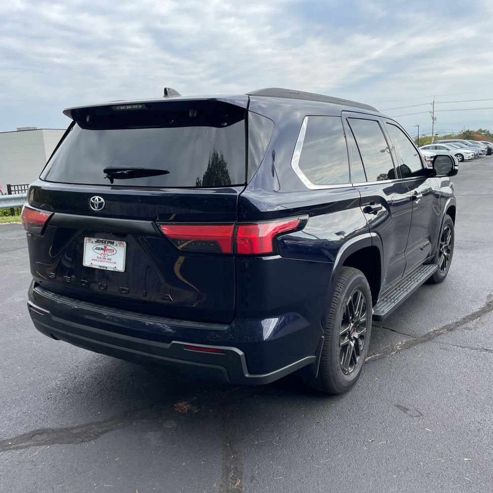 2023 Toyota Sequoia SR5