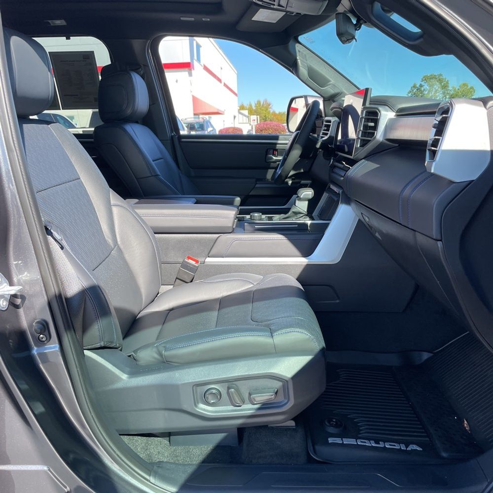2025 Toyota Sequoia Platinum