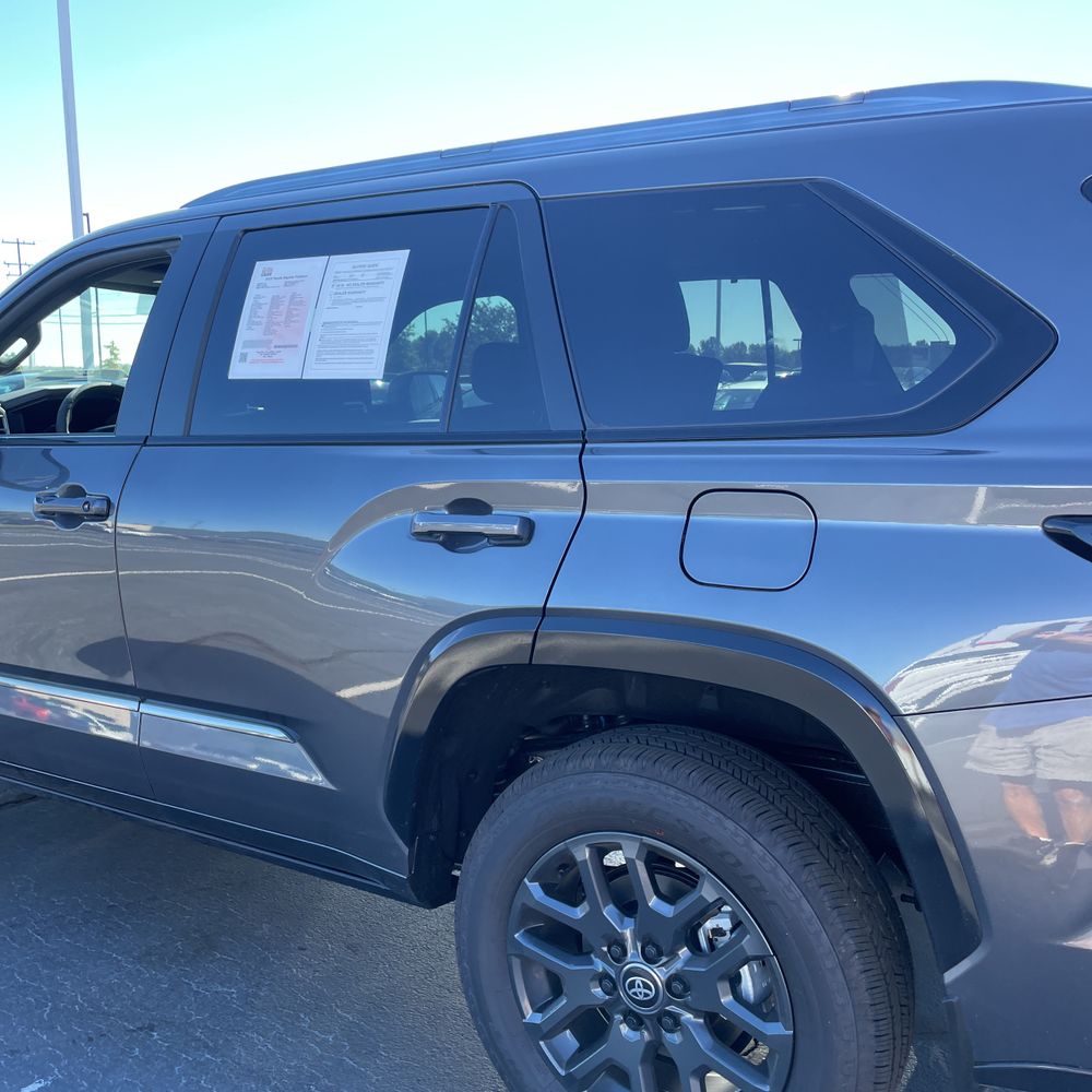 2025 Toyota Sequoia Platinum