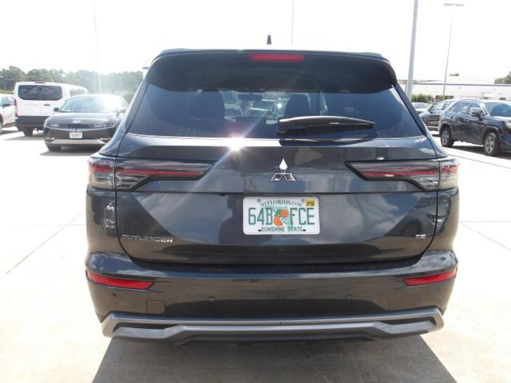 2025 Mitsubishi Outlander SE