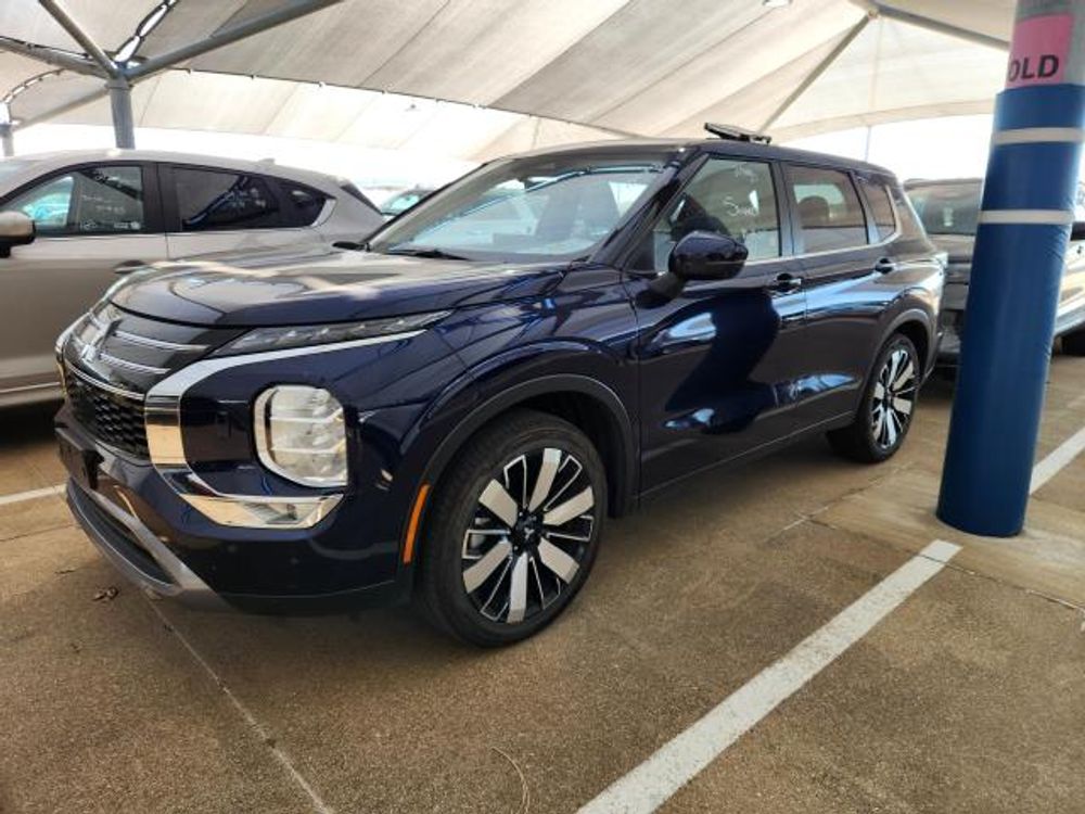 2025 Mitsubishi Outlander SE