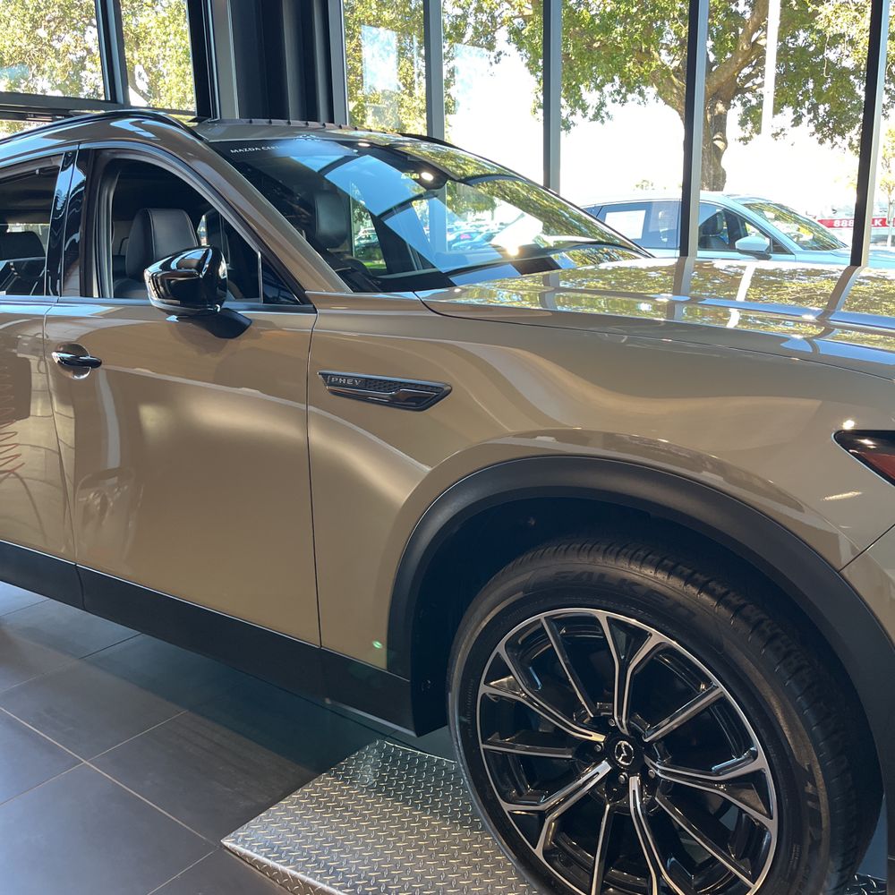 2025 Mazda CX-70 Plug-in Hybrid Premium Plus