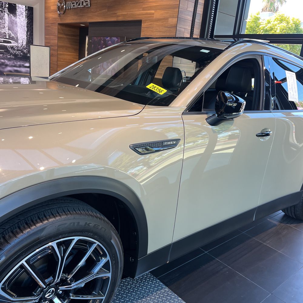 2025 Mazda CX-70 Plug-in Hybrid Premium Plus
