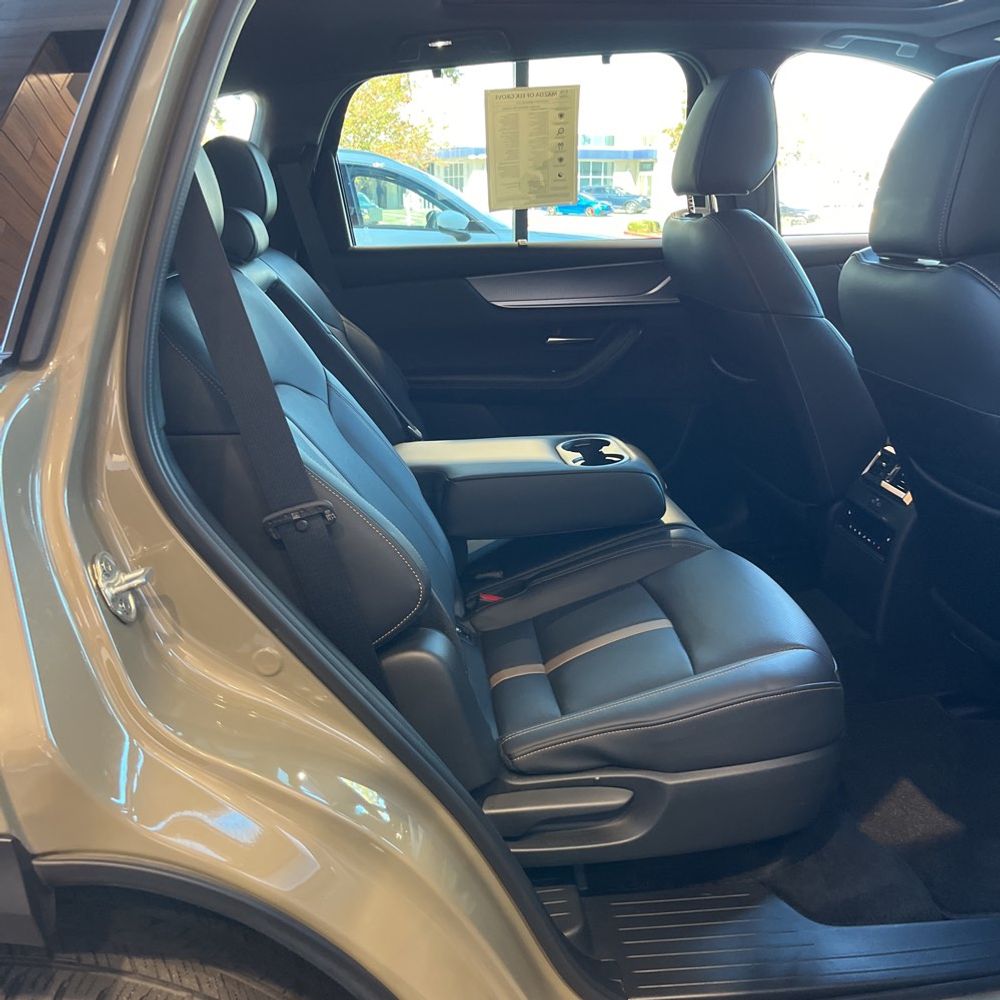 2025 Mazda CX-70 Plug-in Hybrid Premium Plus