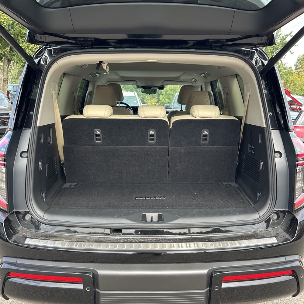 2025 Nissan Armada Platinum