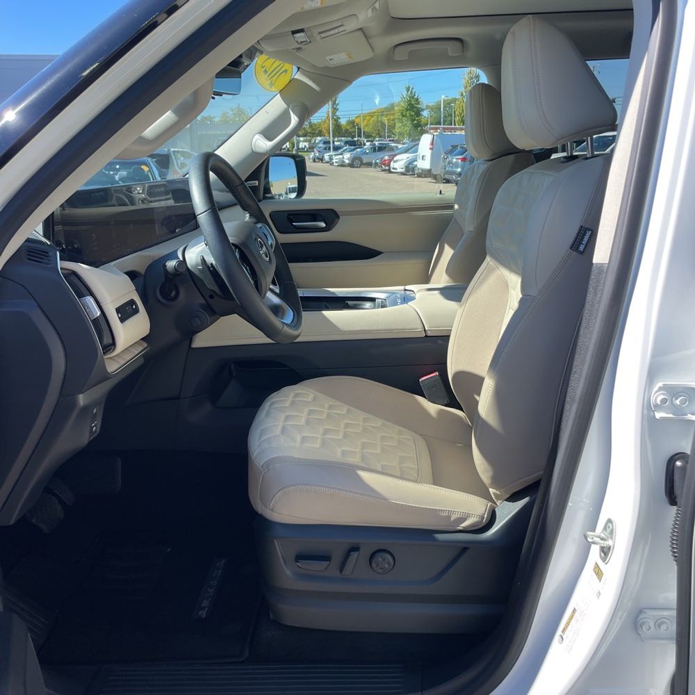 2025 Nissan Armada Platinum