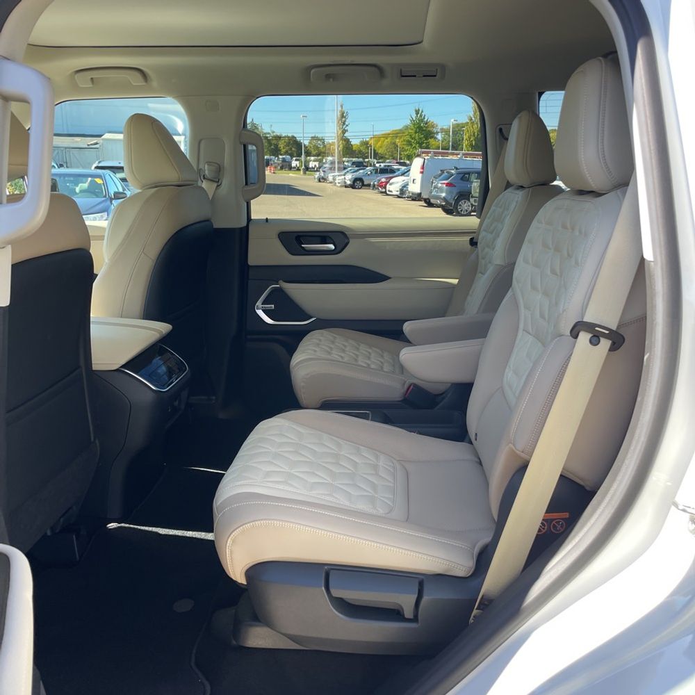 2025 Nissan Armada Platinum