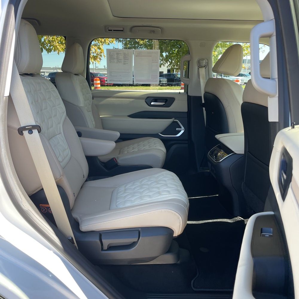 2025 Nissan Armada Platinum