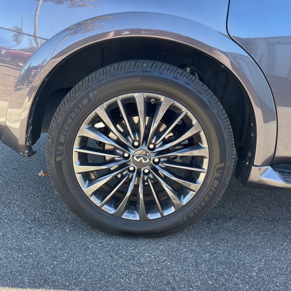 2023 INFINITI QX80 Sensory