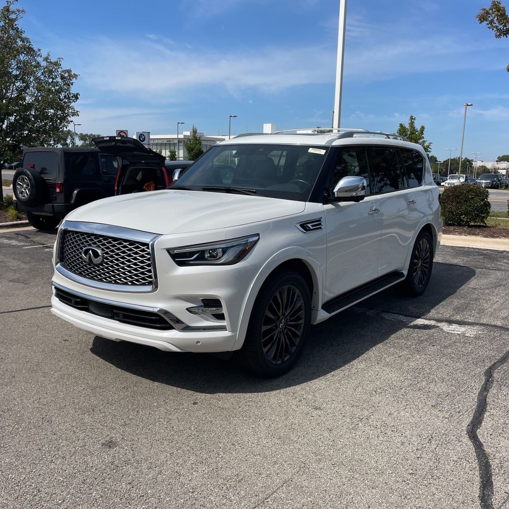 2024 INFINITI QX80 Premium Select