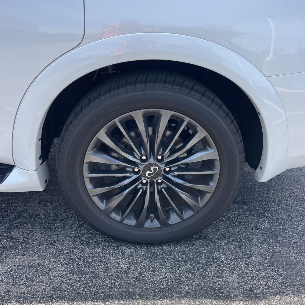 2024 INFINITI QX80 Premium Select