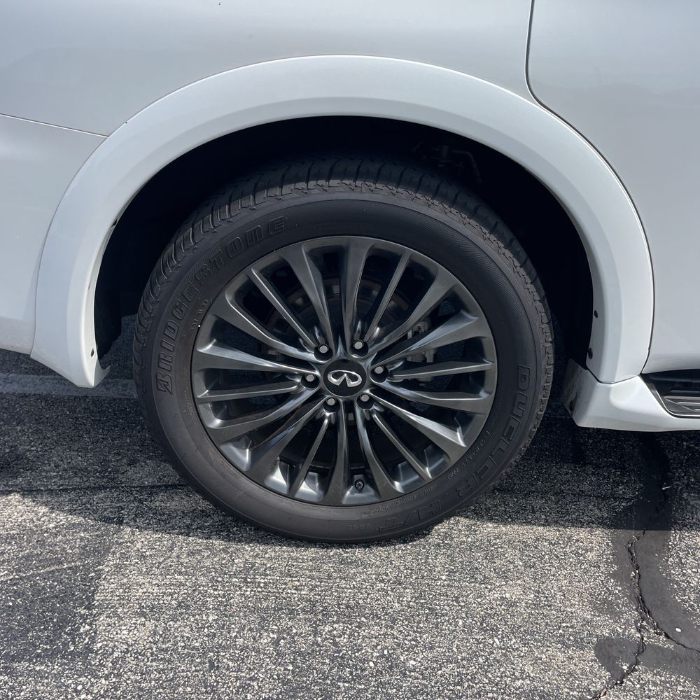 2024 INFINITI QX80 Premium Select