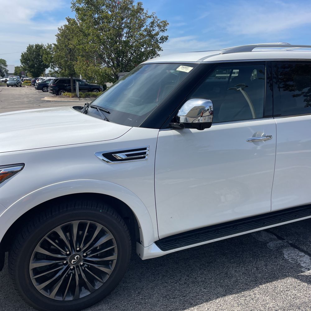 2024 INFINITI QX80 Premium Select