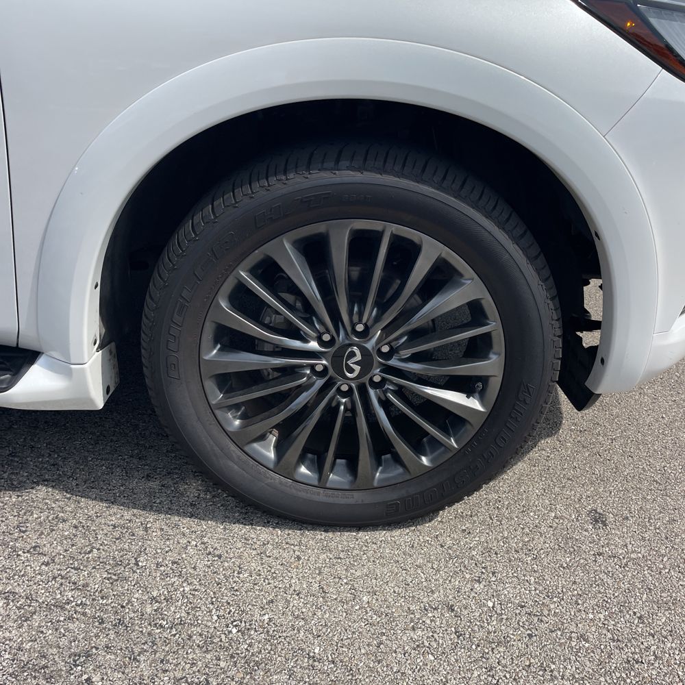 2024 INFINITI QX80 Premium Select