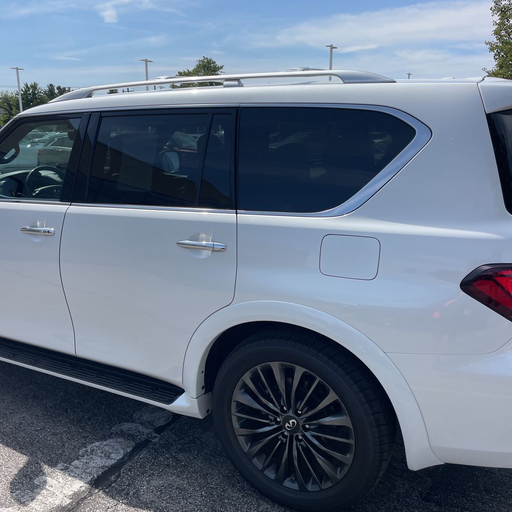 2024 INFINITI QX80 Premium Select