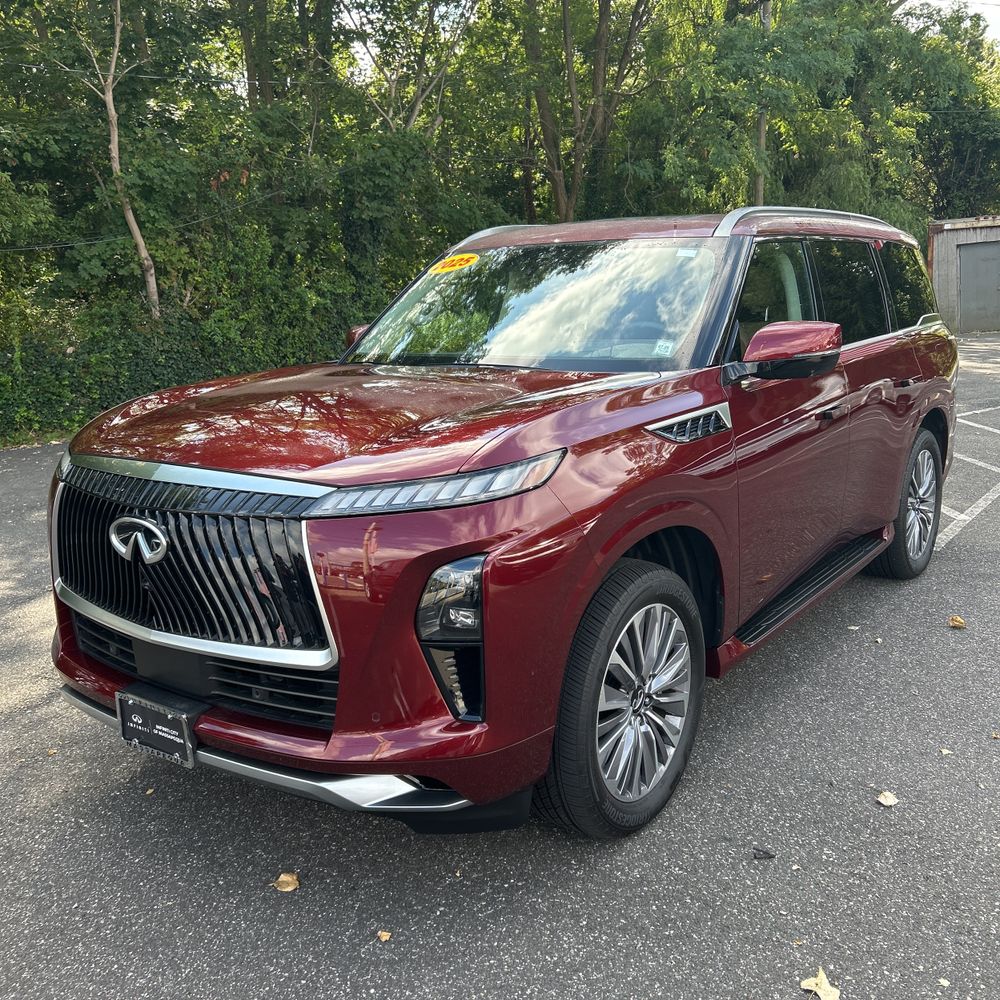 2025 INFINITI QX80 Luxe