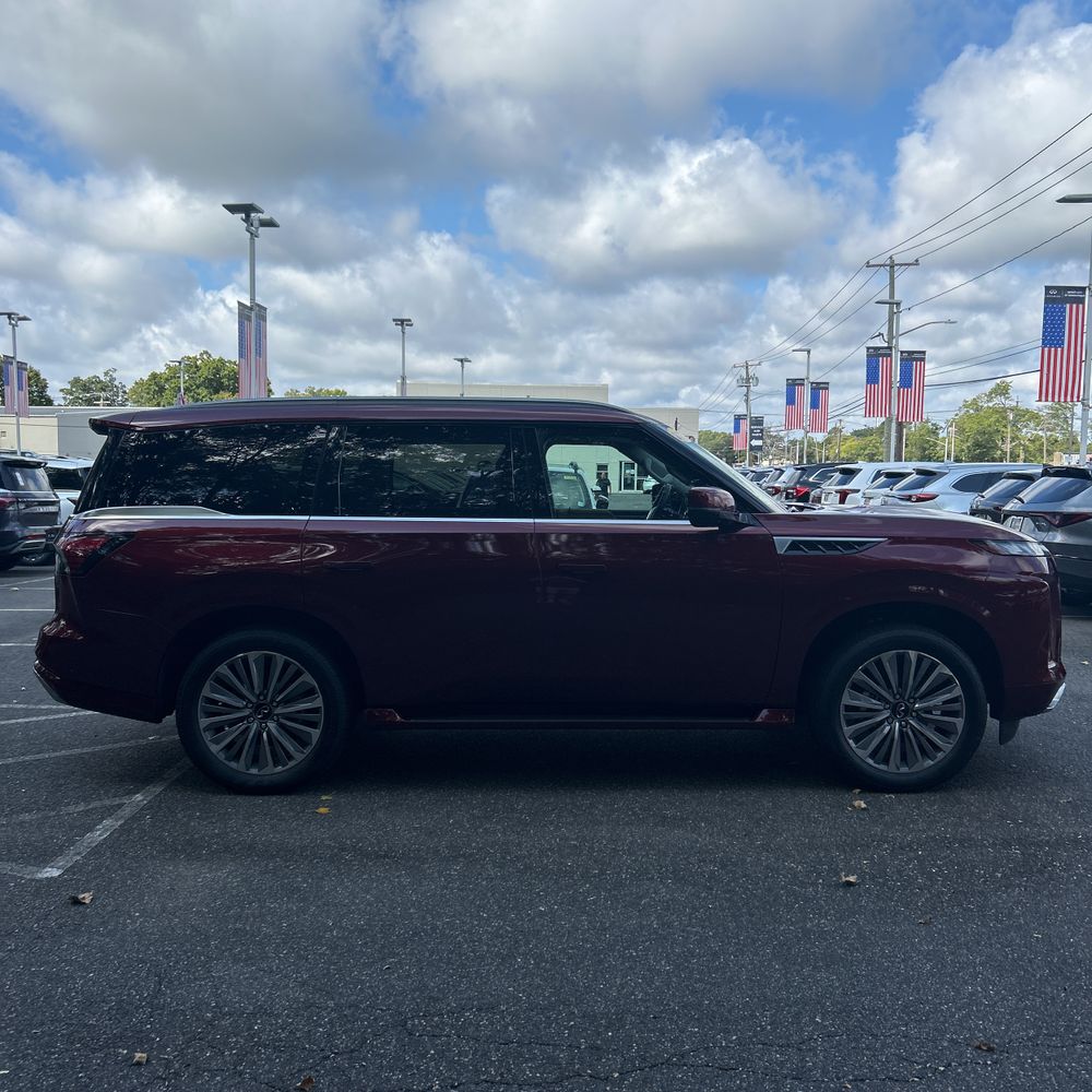 2025 INFINITI QX80 Luxe