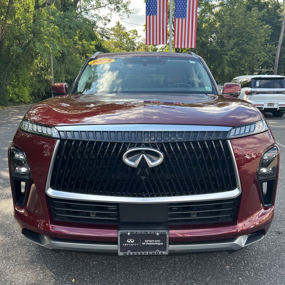 2025 INFINITI QX80 Luxe