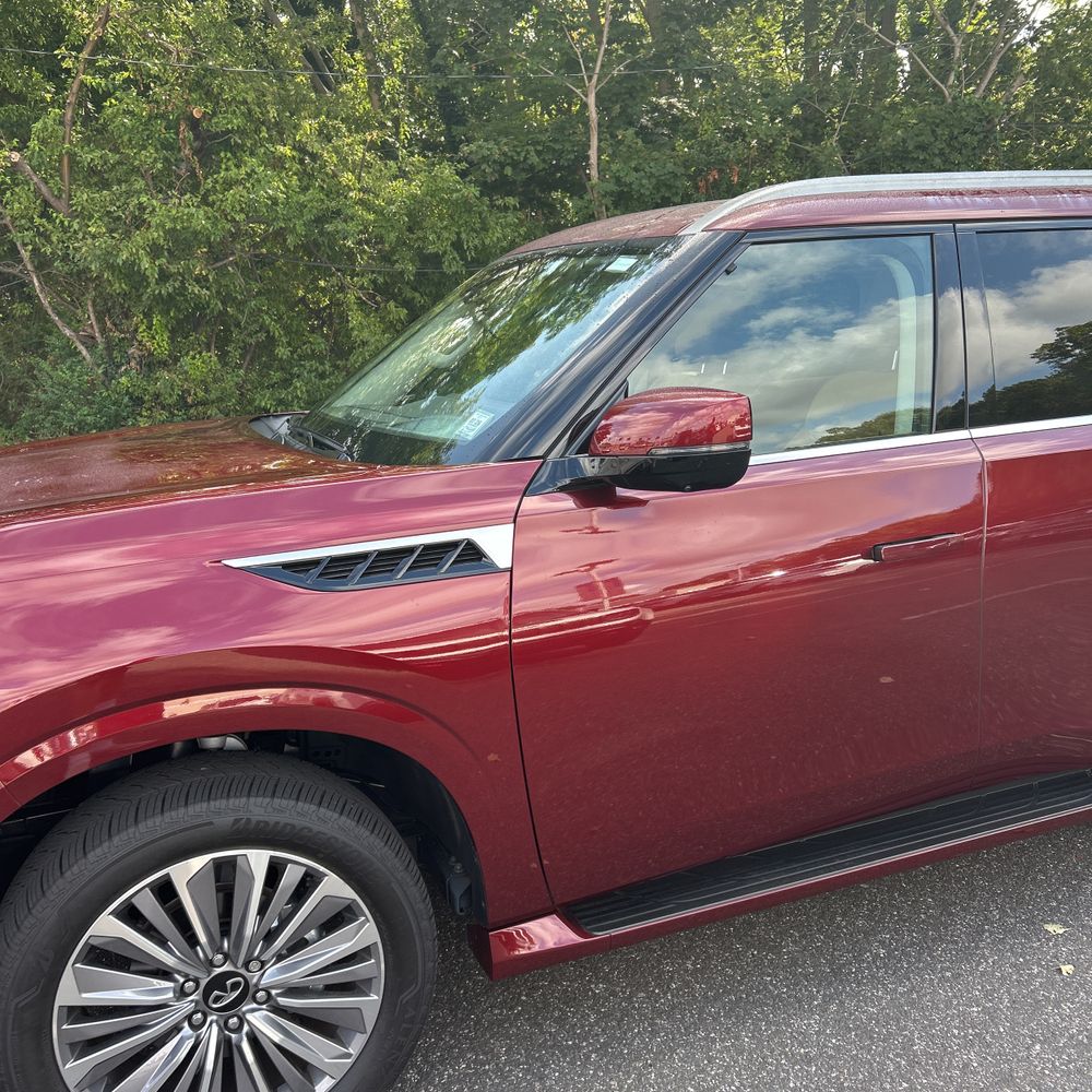 2025 INFINITI QX80 Luxe