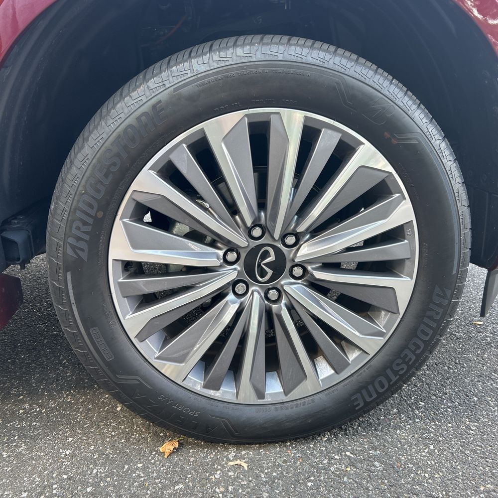 2025 INFINITI QX80 Luxe