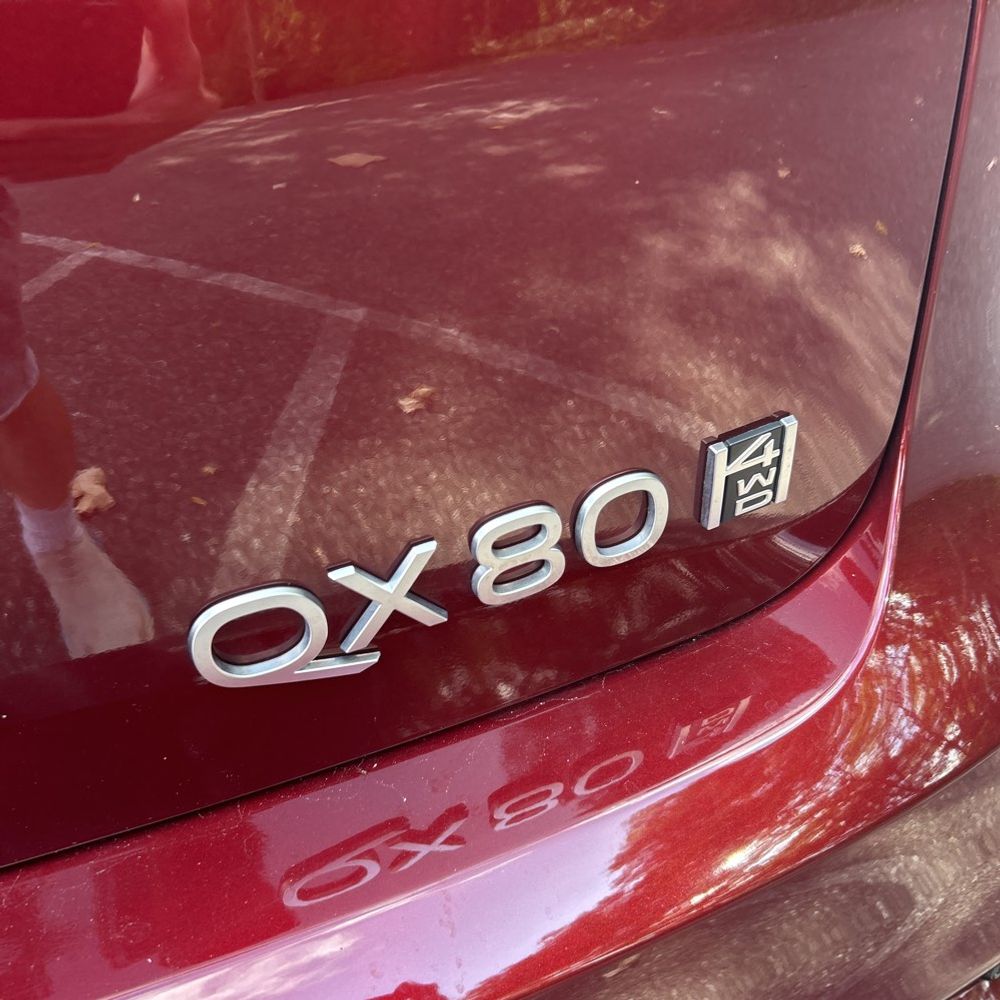 2025 INFINITI QX80 Luxe