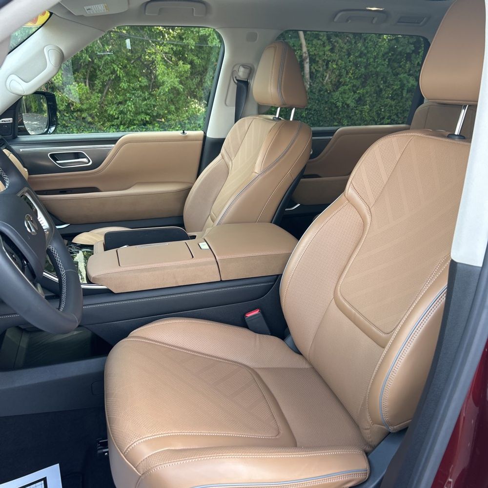 2025 INFINITI QX80 Luxe