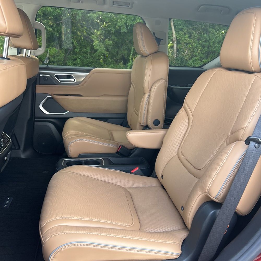 2025 INFINITI QX80 Luxe