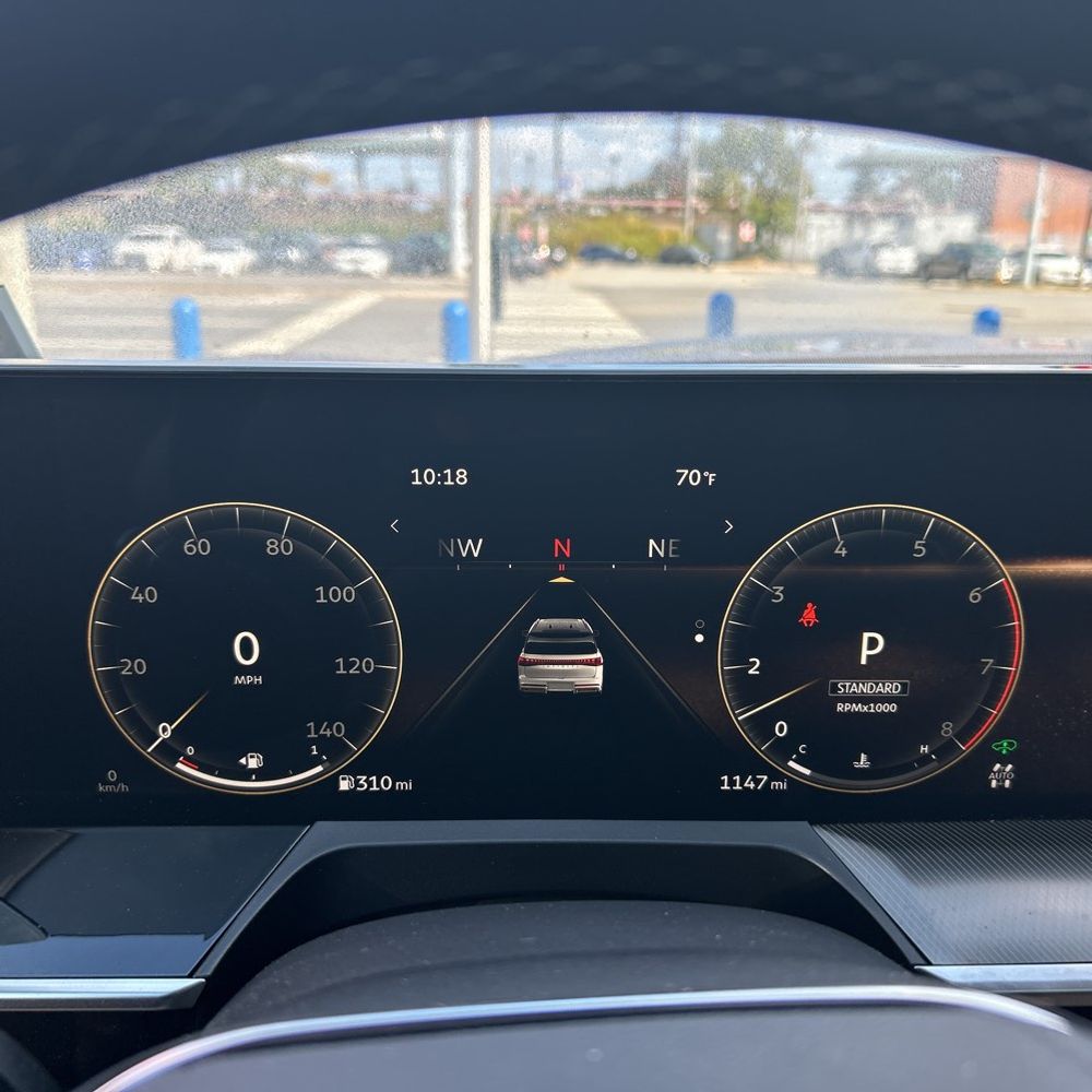 2025 INFINITI QX80 Luxe